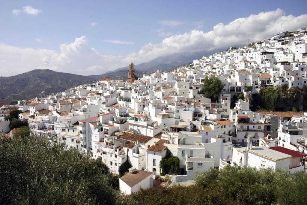 Competa Suites Exteriér fotografie